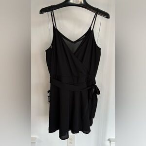 EXPRESS Black Faux Wrap Chiffon Cami Romper size 6